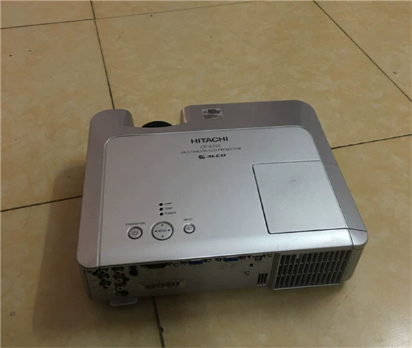 Máy chiếu điện thoại di động Máy chiếu Hitachi CP-X251 Máy chiếu HD gia đình dạy học đám cưới - Máy chiếu