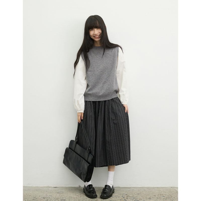 "Opening Act: Steadily Moving Forward - All-Wool Round Neck Sleeveless Knitted Vest, Multi-Color, Vintage College Style 14083
