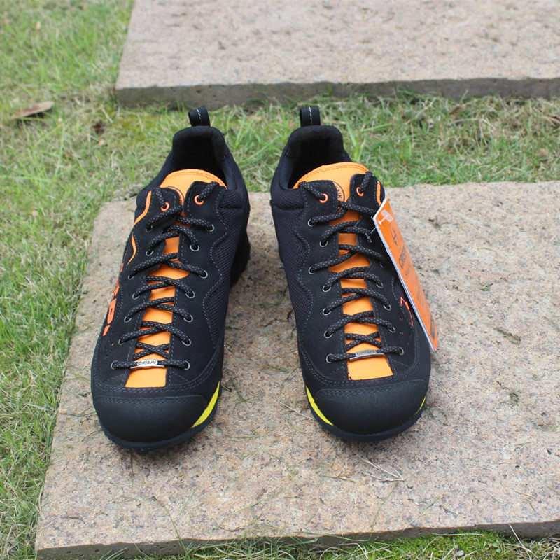 Italian crispi outdoor shoes waterproof and leisure and easy walking anti-slippery mountaineering shoes city function