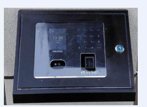 Central control SU580 UF560 UF560 FA200 FA200 face fingerprint beating card clock protection case protection housing
