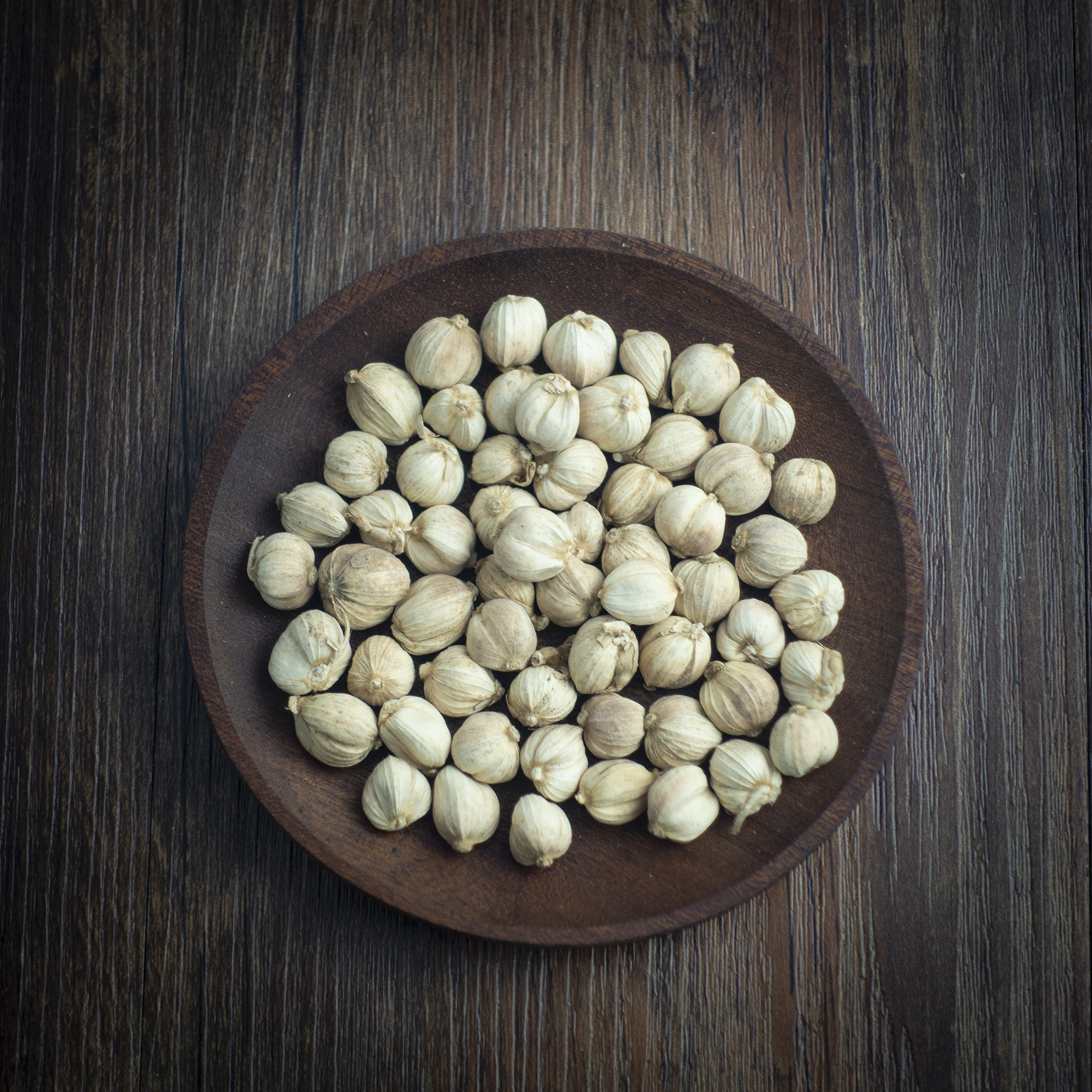 白豆蔻：中药界的香料皇后，100g白豆蔻粉的神奇功效与烹饪妙用