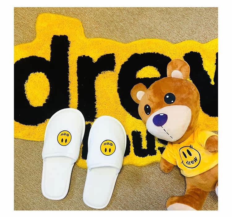 ковер 潮物woo drew house  logo rug 贾斯丁比伯快闪限定居家字母地毯