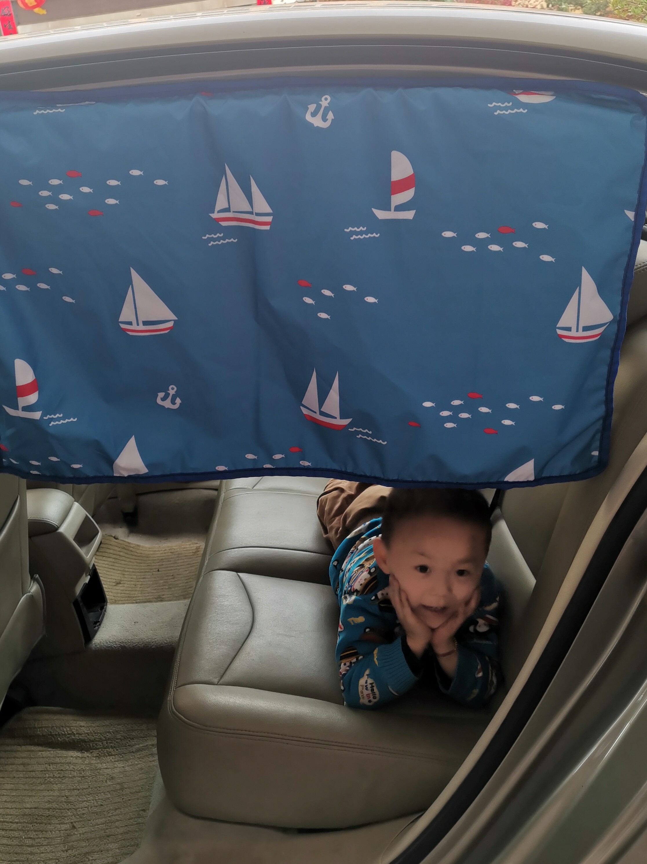 Sunshade curtains for automobiles, sunscreen and heat insulation, front and rear windshields, car side curtain cloth, sunshade supplies