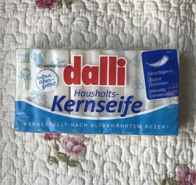 German DALLI Dali high-efficiency decontamination and mild baby underwear diaper laundry soap hand care ingredients 100g split order