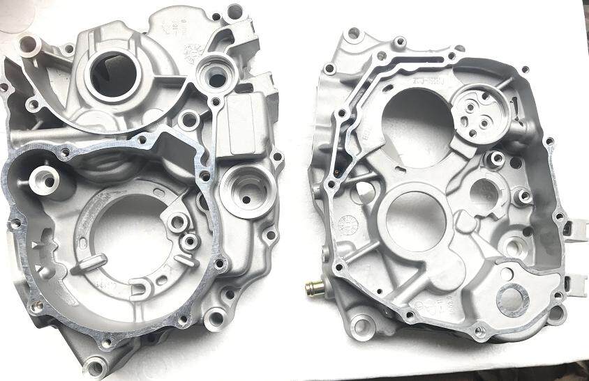 Off-road motorcycle Zongshen 250 race word whiteboard T4 CB250 engine crankcase CQR250 left and right box