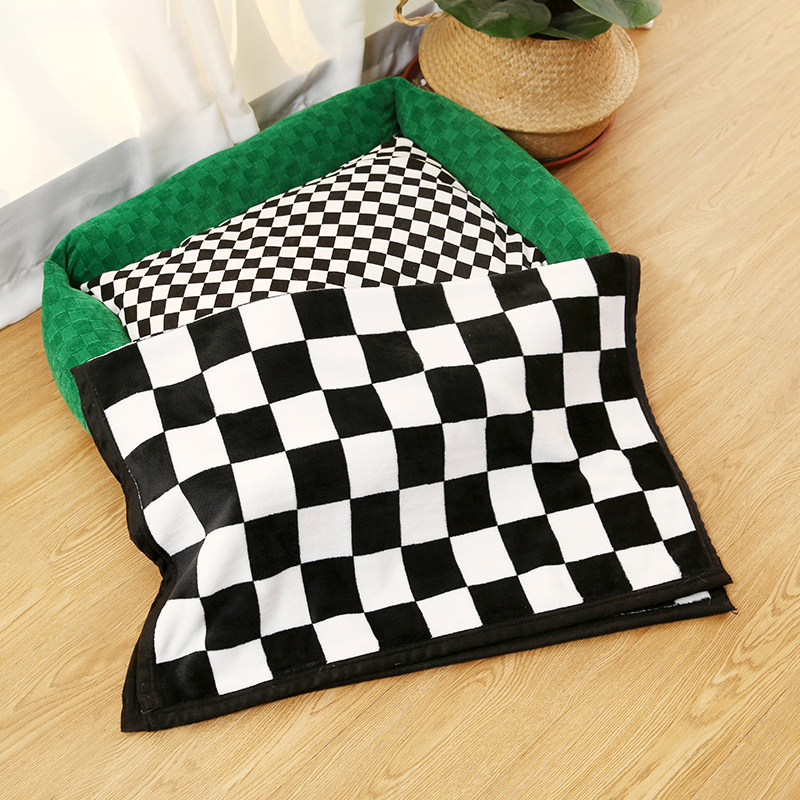 Dogs blankets Pets Cushions Chessboard Grid Quilted warm flannel Cat Blankets Kennel Dogs sleeping Dog cushion