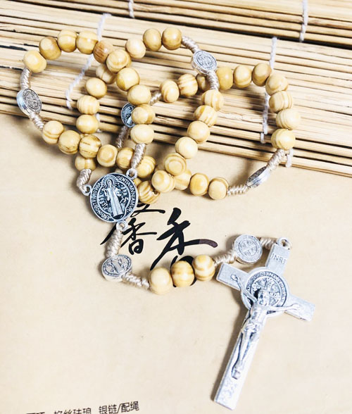 The Holy Sacred Signs Rose with the Pearl Cross Pine Wood Candida 8mm