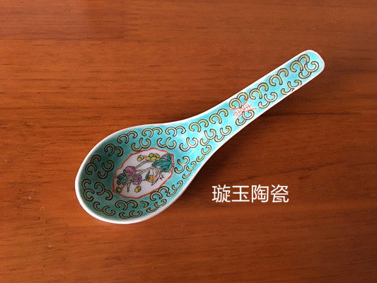 Jingdezhen Cultural Revolution Factory Goods Porcelain Pastel Hand-Painted Green Bucket Square Flowers and Birds Small Soup Spoon Spoon Spoon Cultural Revolution Collection Bag Old