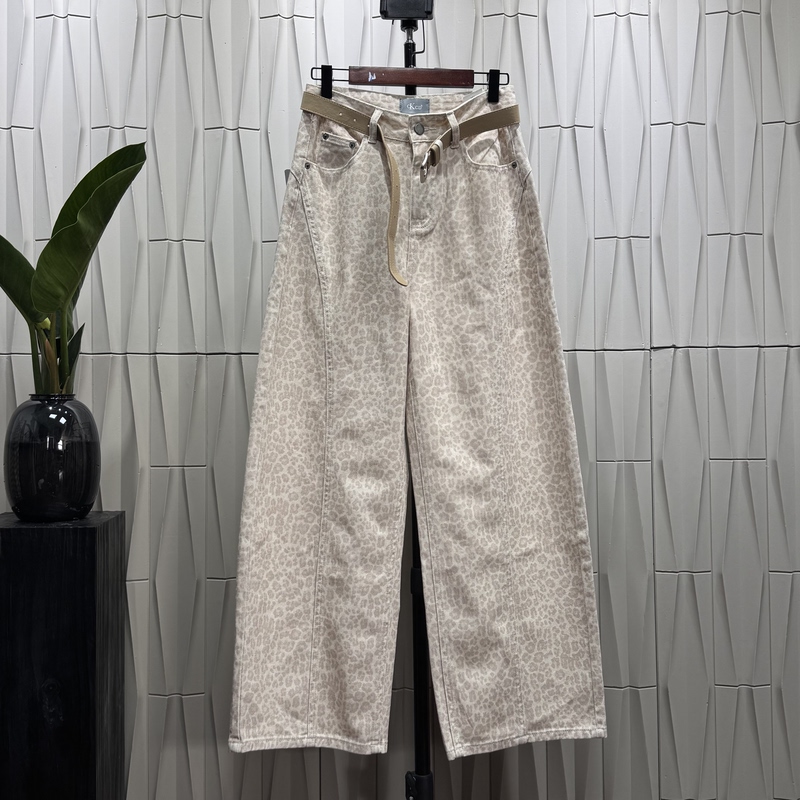 5826 Stylish Leopard Print Scimitar Jeans