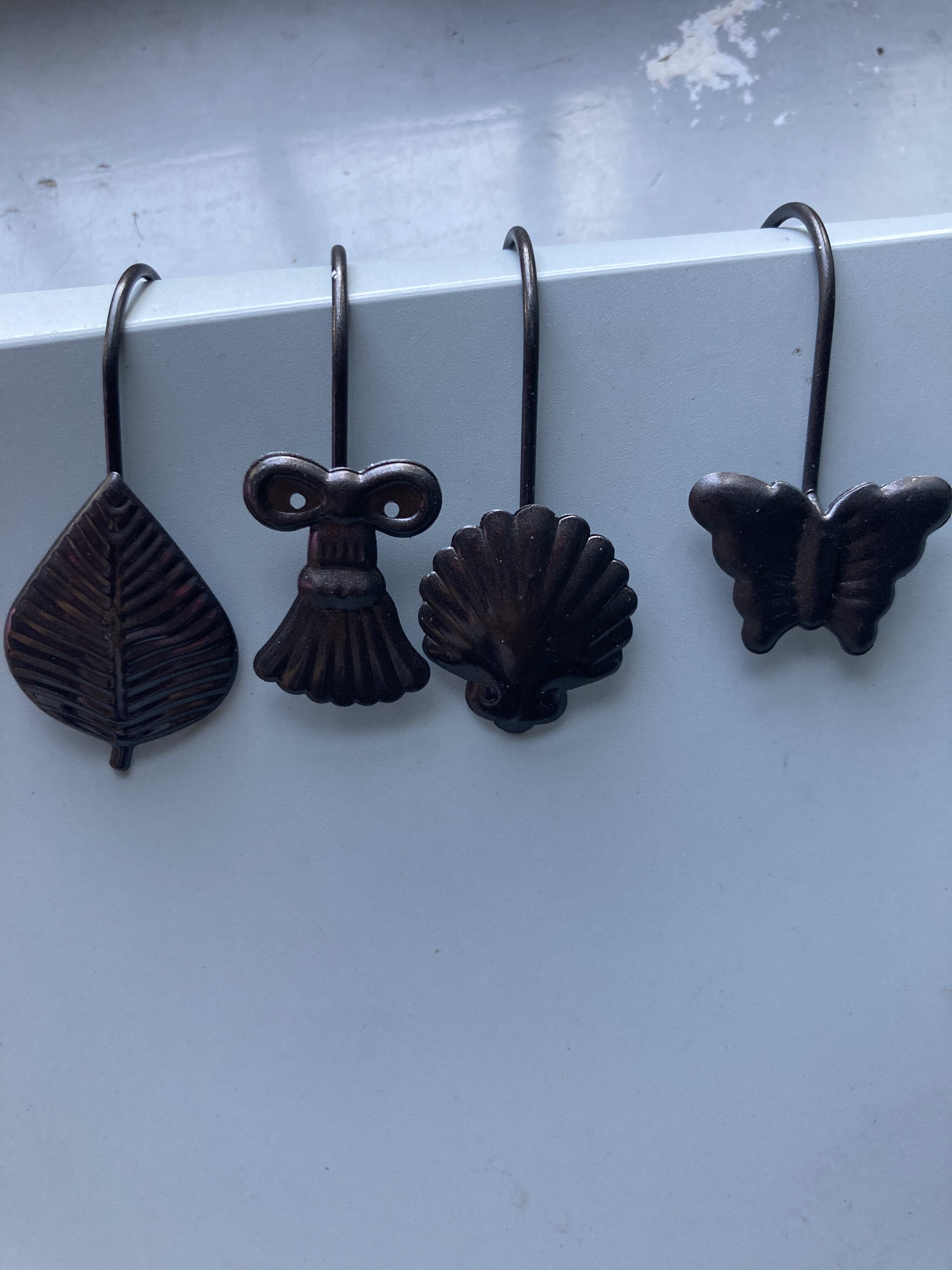 Curtain Bathroom Accessories Leaves Shell Hook Metal Hook Anti Rust Ancient Bronze Color Door Curtain Shower Curtain Hook 12 clothes