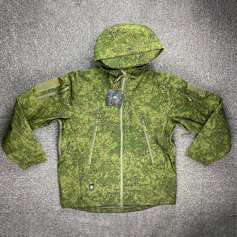 Domestic Russian Emr Camouflage Clothing, Little Green Man Softshell Jacket, Outdoor Warm Inner Fleece, Waterproof Outer Layer with Added Fleece