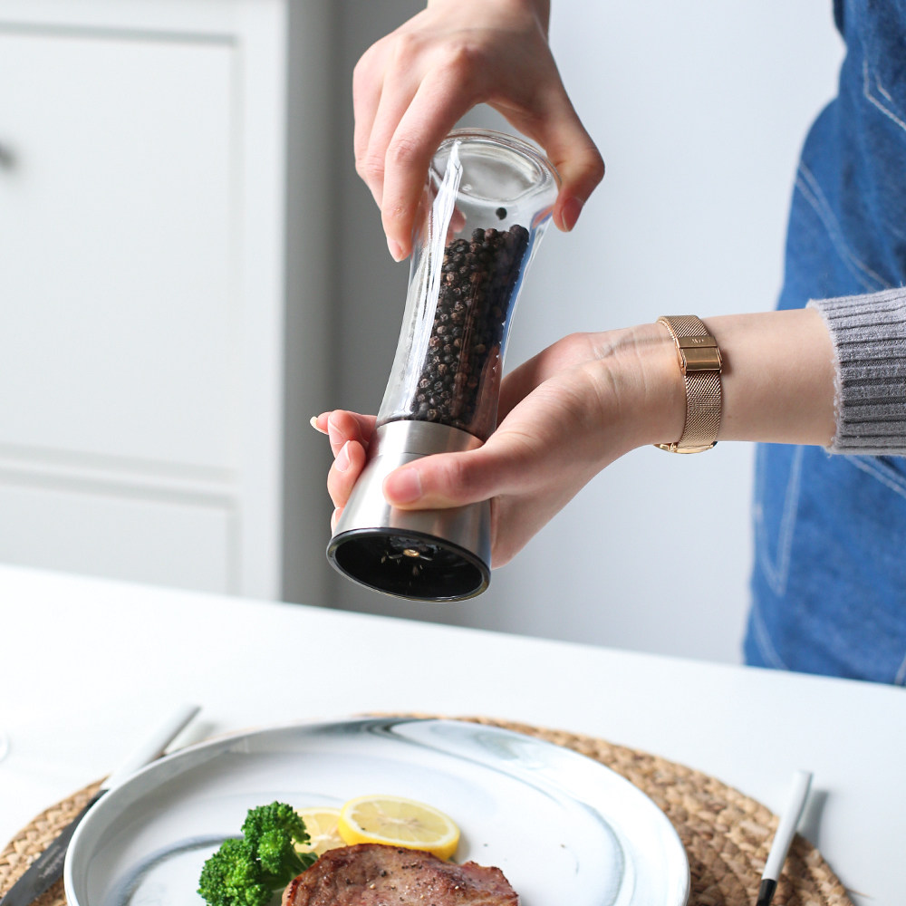 Kawashima Uk Stainless Steel Pepper Grinder Manual Pepper Black White Pepper Grated Bottle for Home Kitchen Seasoning Bottle