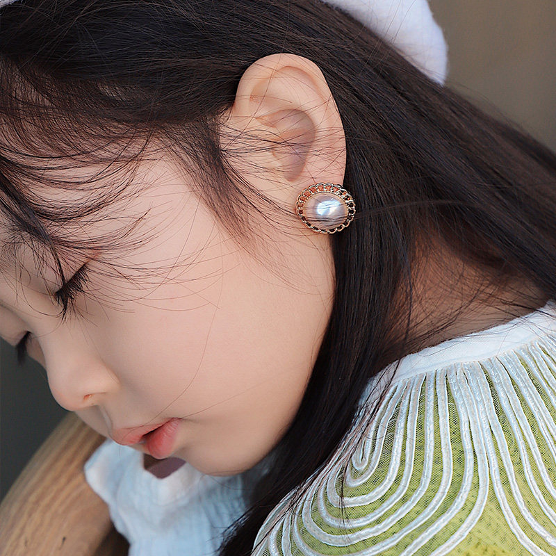 Children's earrings without ear holes, student ear clips, anti-pain, all-match, Yujie Faner, white princess temperament, pearl earrings