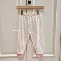 Белое дно полно герметичных штанов звездных звезд