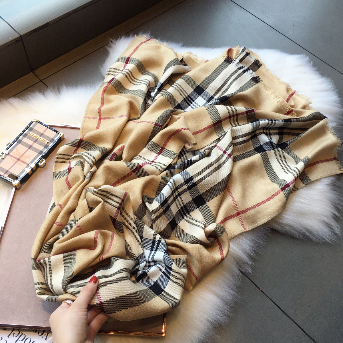Small Fry's spring autumn season 100 hitch scarf Scarf Classic Temperament Card Its color plaid Cashmere Scarf shawl Girl