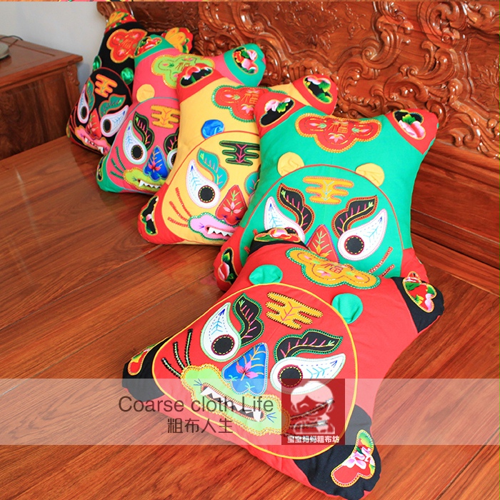 Square cloth tiger pillow cushion back Pure hand embroidery old coarse cloth skin Shandong characteristic handicraft