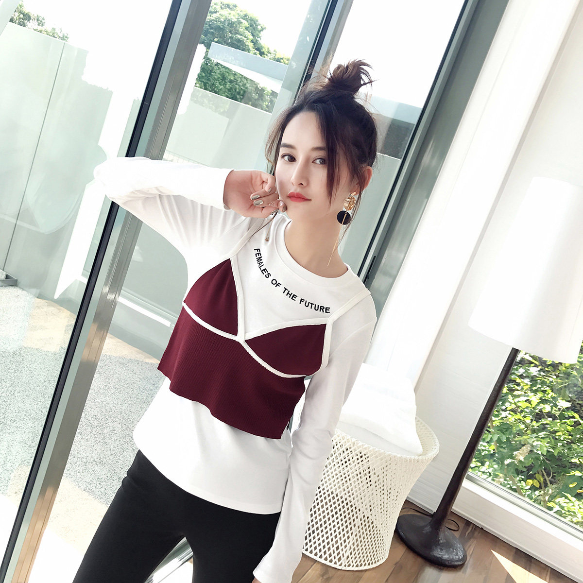 七格格 2017秋装新款 时尚修身V领撞色两穿短款针织吊带女