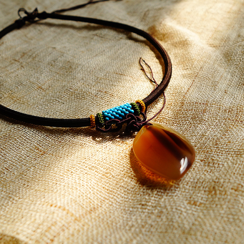 White Water Horn Hsu Wishes Tree Leaf Pendant Pendant Necklace Mini Scraping Plate Ocular Facial Massager