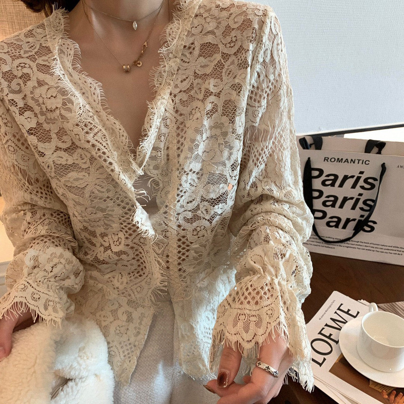 2025 Spring French Old Money Style Hollow Lace Sexy Chic Shirt Women's High-End Base Shirt V-Neck Top