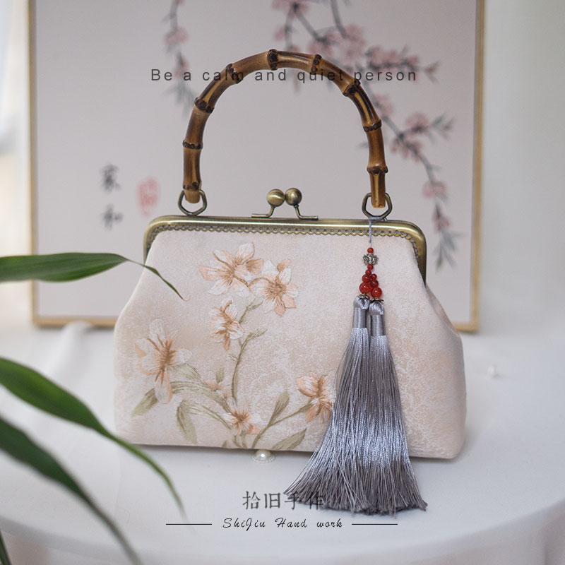  原創梅蘭竹手提包中國風優雅刺繡 中号深灰蓝紫藤花双面刺绣Product Thumbnail