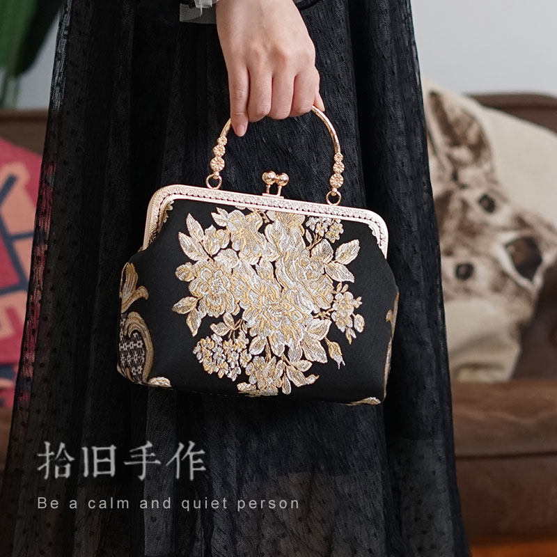 2022 new original handmade famous yuanyuan elegant retro palace windy silk embroidered handbag with qipao entrance gold and women's bag