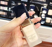 Japan purchases CPB2021 new diamond light liquid foundation the key to skin light soft and matte skin