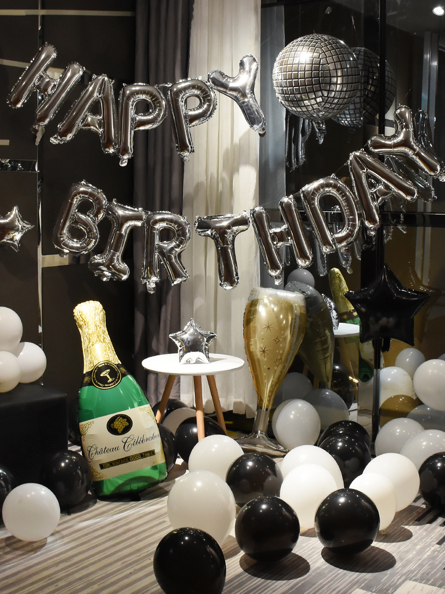 Ins birthday dress-up scene set background wall decoration 18th birthday holiday decoration black and white balloon idea
