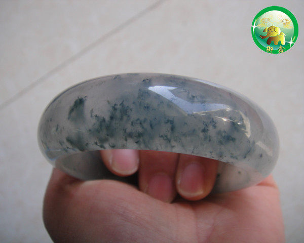 5 9cm diameter Myanmar water foam jade floating jade bracelet Myanmar old pit seed Nagyu