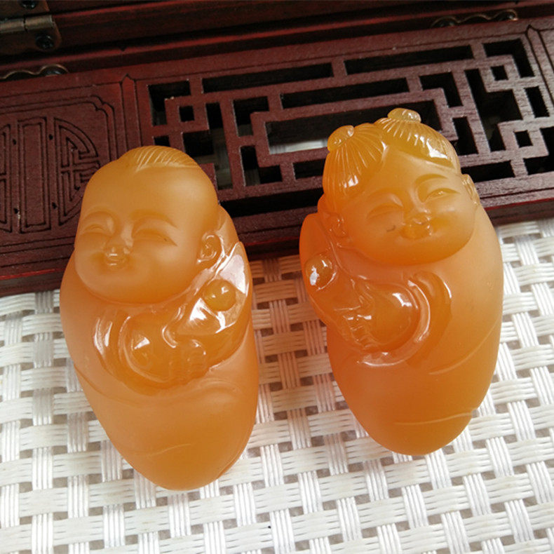 Myanmar's Yellow Longyu jade A stock old color overdraft gold Tong jade Girl pendant pendant Teng flush with Jade Jade