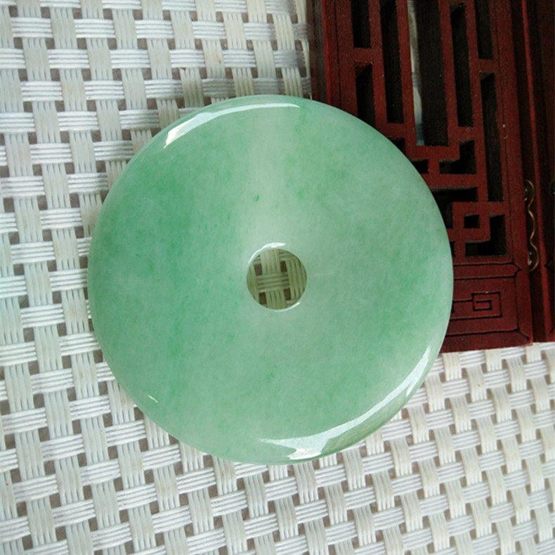 Burma Emerald with Emerald Ping buckle atmospheric fashion pendant jewelry Tengue Emerald A - goods
