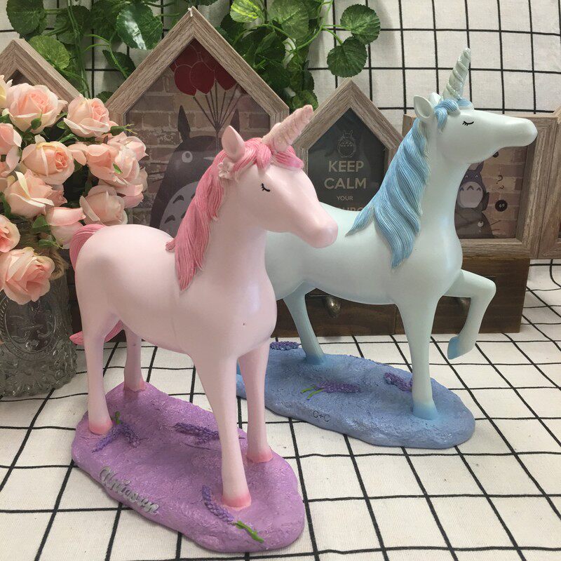Cute unicorn couple ornaments Unicorn flying horse home accessories Decorative ornaments Wedding gifts Anniversary