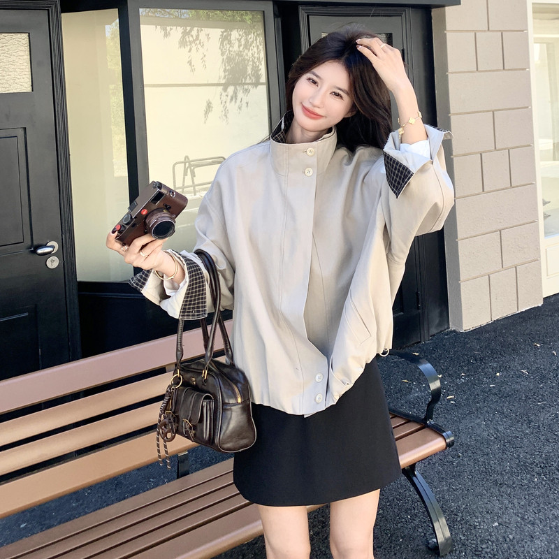 卡其色复古格纹拼接工装短外套女2025秋季小个子休闲百搭夹克上衣,女装短外套,2C159