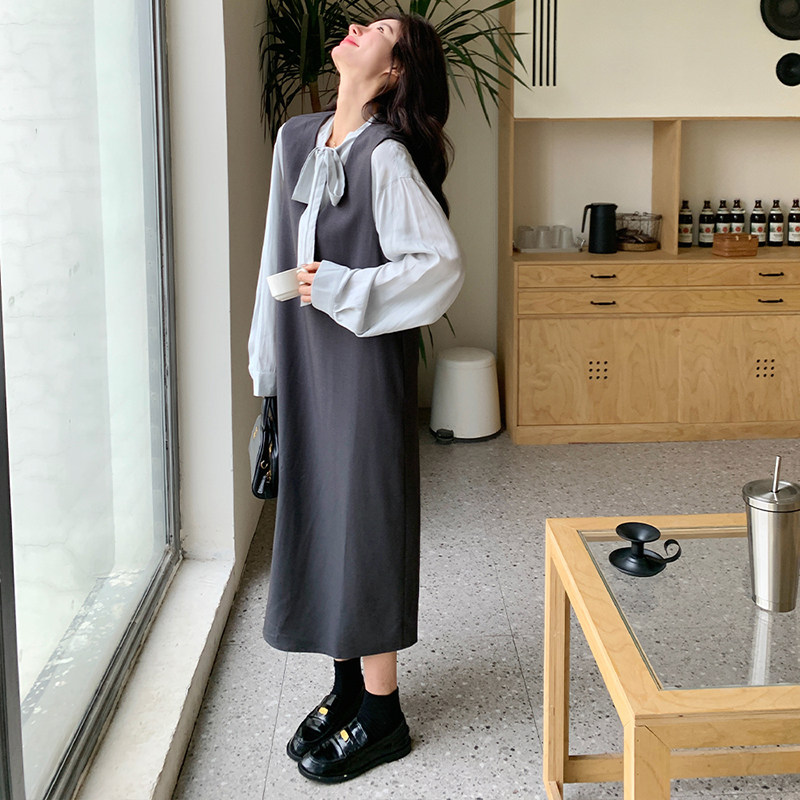 韩系松弛感穿搭学院风衬衫加背心裙套装女春秋超火好看长裙两件套,女装套装/套裙,2C139