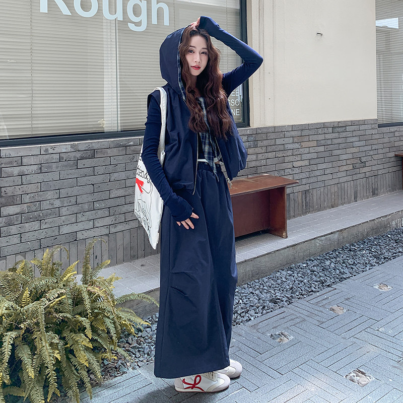 藏青色运动休闲连帽马甲半身裙两件套女2025秋季新款格子拼接工装,女装套装/套裙,2C301