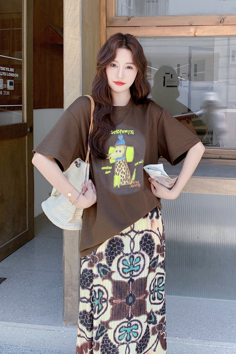 卡通印花T恤碎花半身裙套装女夏大方得体流行两件套韩系减龄超火,女装连衣裙,2D008
