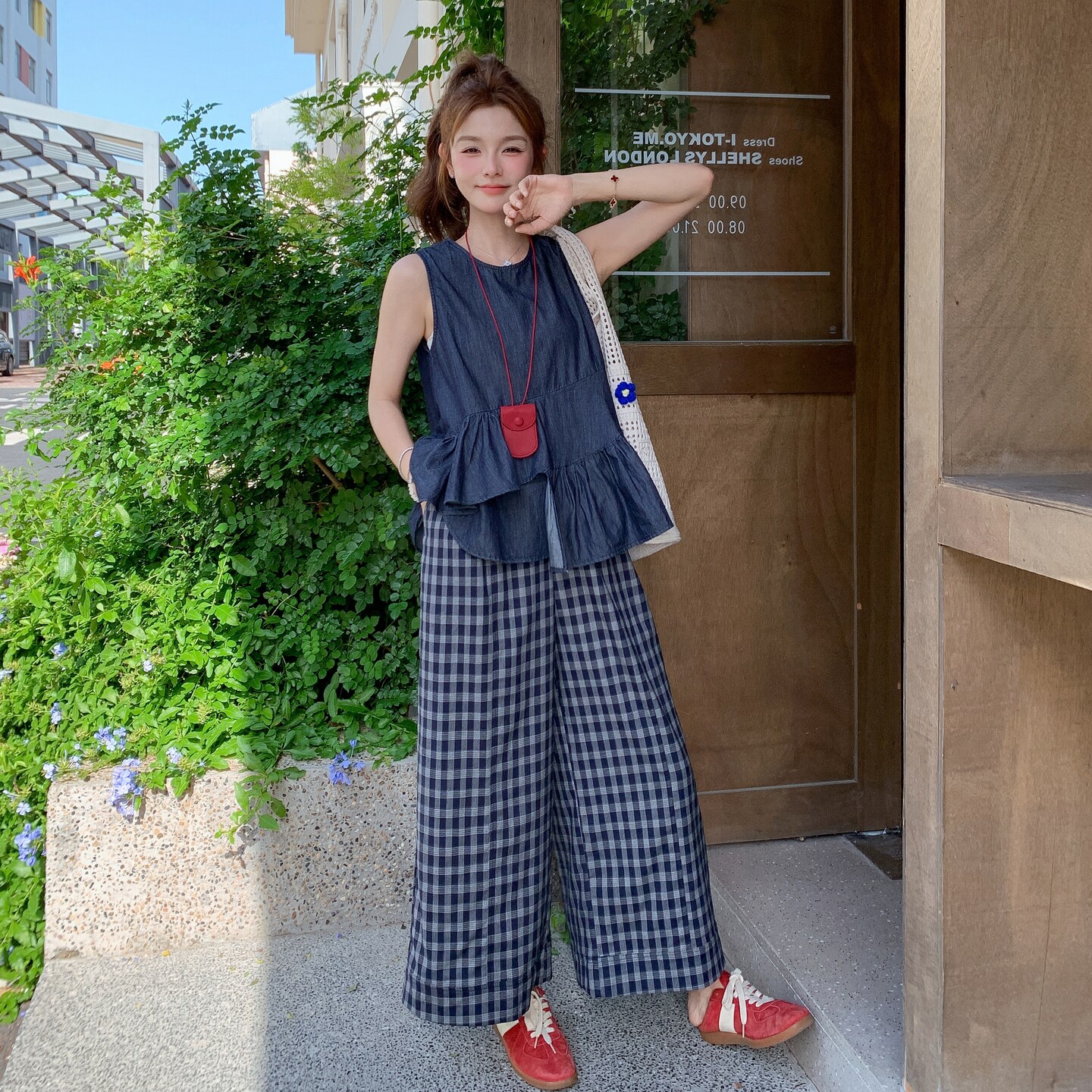 深蓝色荷叶边拼接无袖背心套装女2025年夏季新款格纹阔腿裤两件套图片