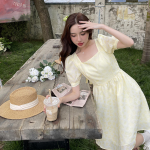 温柔风鹅黄色连衣裙女夏2022年新款小个子高级感法式茶歇超仙裙子图片