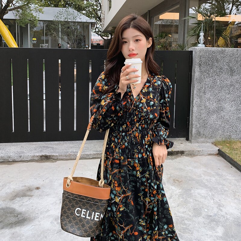 法式复古气质桔梗碎花连衣裙女2025春秋季新款收腰显瘦v领长裙子图片
