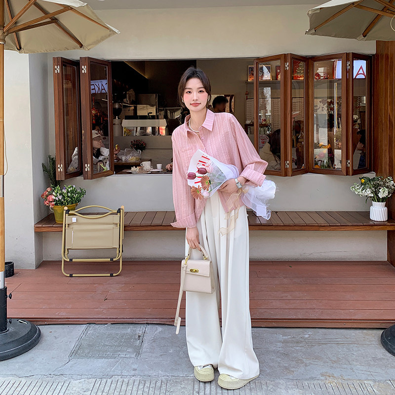 2025春季女装新款粉色不规则错扣亮片衬衫配时尚休闲宽松白色长裤,女装蕾丝衫/雪纺衫,2C233