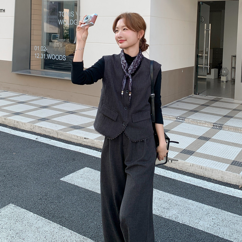深灰色慵懒风马甲上衣套装女2025春秋季新款法式减龄阔腿裤三件套,女装套装/套裙,2C203