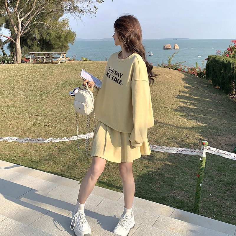 黄色字母印花毛巾绣卫衣百褶半身裙两件套5852-P145-K208,女装套装/套裙,2C159