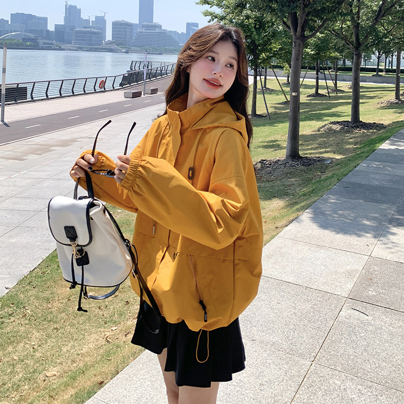 美式复古连帽冲锋衣外套女春秋2025新款显瘦设计感小个子穿搭上衣图片