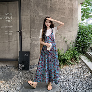 法式高级感宽松碎花背带裤女夏2025新款绝美今年流行松弛感连衣裤图片