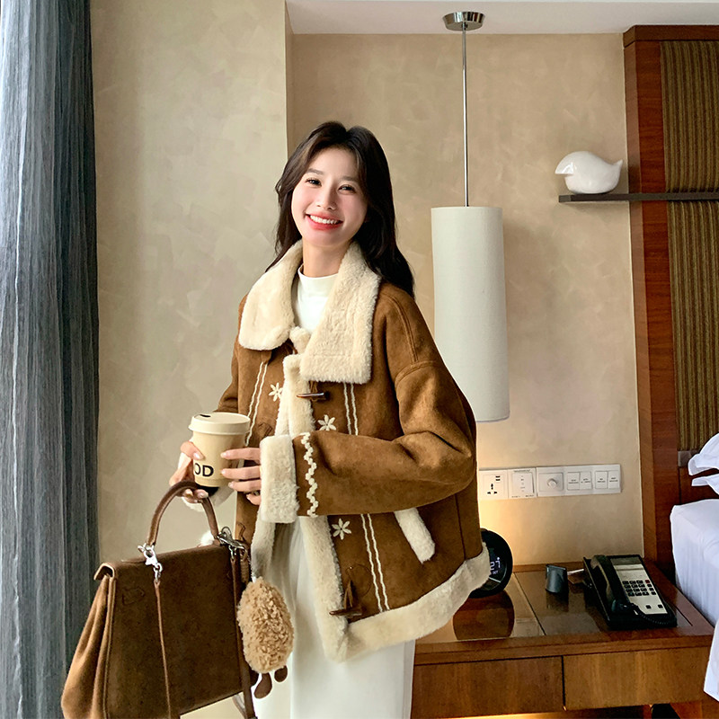 新品有货刺绣皮毛一体外套2C285-2615-P205-K308,女装短外套,2C285