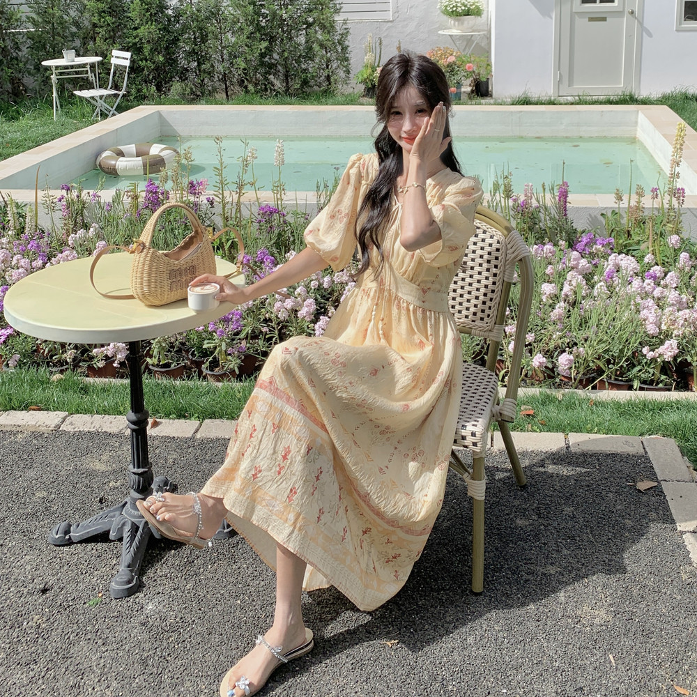 茶歇法式v领印花连衣裙女2025夏季新款高级感浪漫收腰显瘦长裙潮,女装连衣裙,2C098