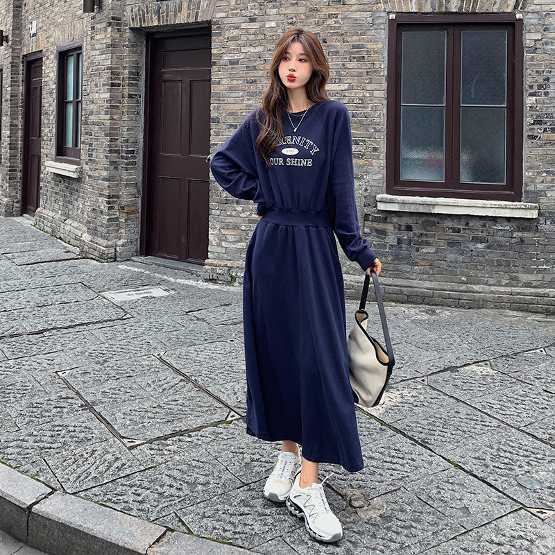 学院风藏青色长袖卫衣连衣裙女春秋2025新款高级感超好看显瘦长裙,女装连衣裙,2C009
