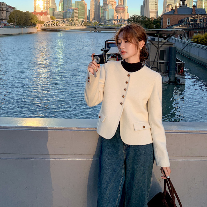 2025现货！气质米白色短款洋气木制纽扣双面羊绒大衣,女装毛呢外套,2C015