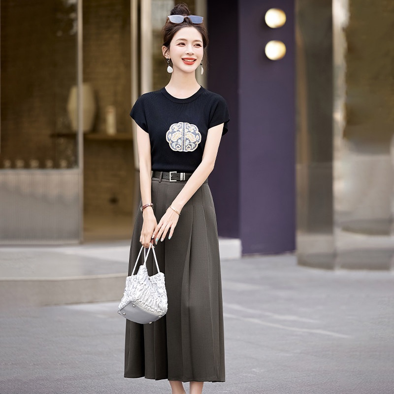 2025年夏季女装女士精品套装配腰带,女装套装/套裙,奕可儿