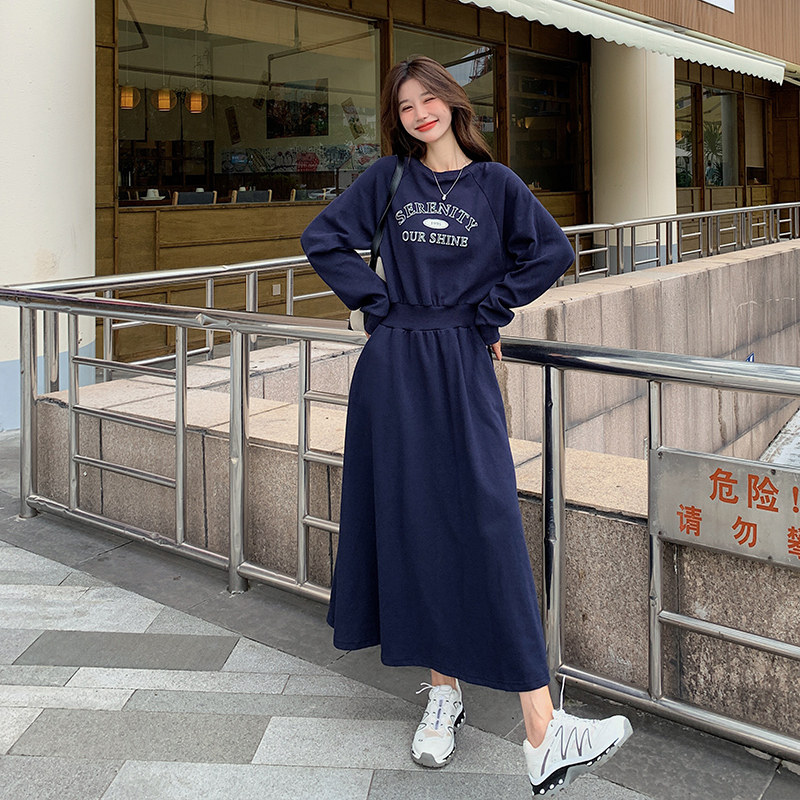 学院风藏青色长袖卫衣连衣裙女春秋2025新款高级感超好看显瘦长裙图片