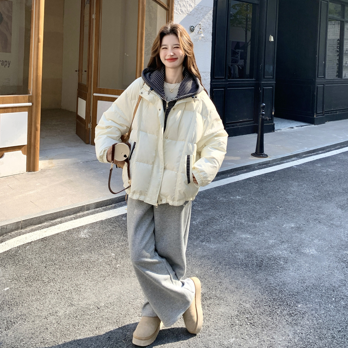 设计感假两件条纹连帽羽绒服女冬季宽松加厚面包服保暖外套,女装羽绒服,2C166